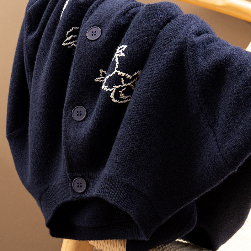 法柜设计感刺绣100羊毛毛衣开衫