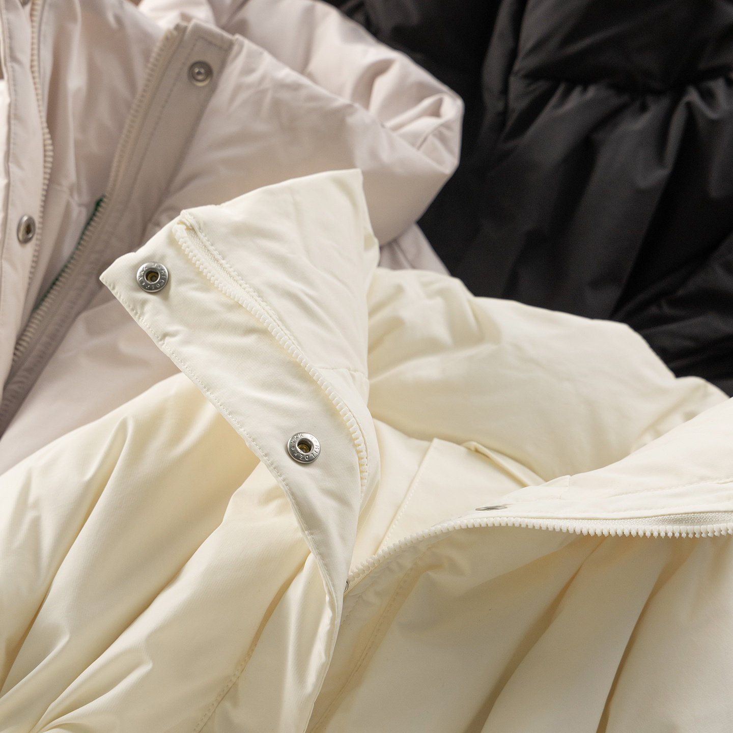 法柜高品90鹅绒收腰羽绒马甲外套