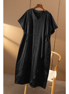 ￥1650 秒！设计感提花真丝香云纱V领茧型连衣裙女春天家3R97