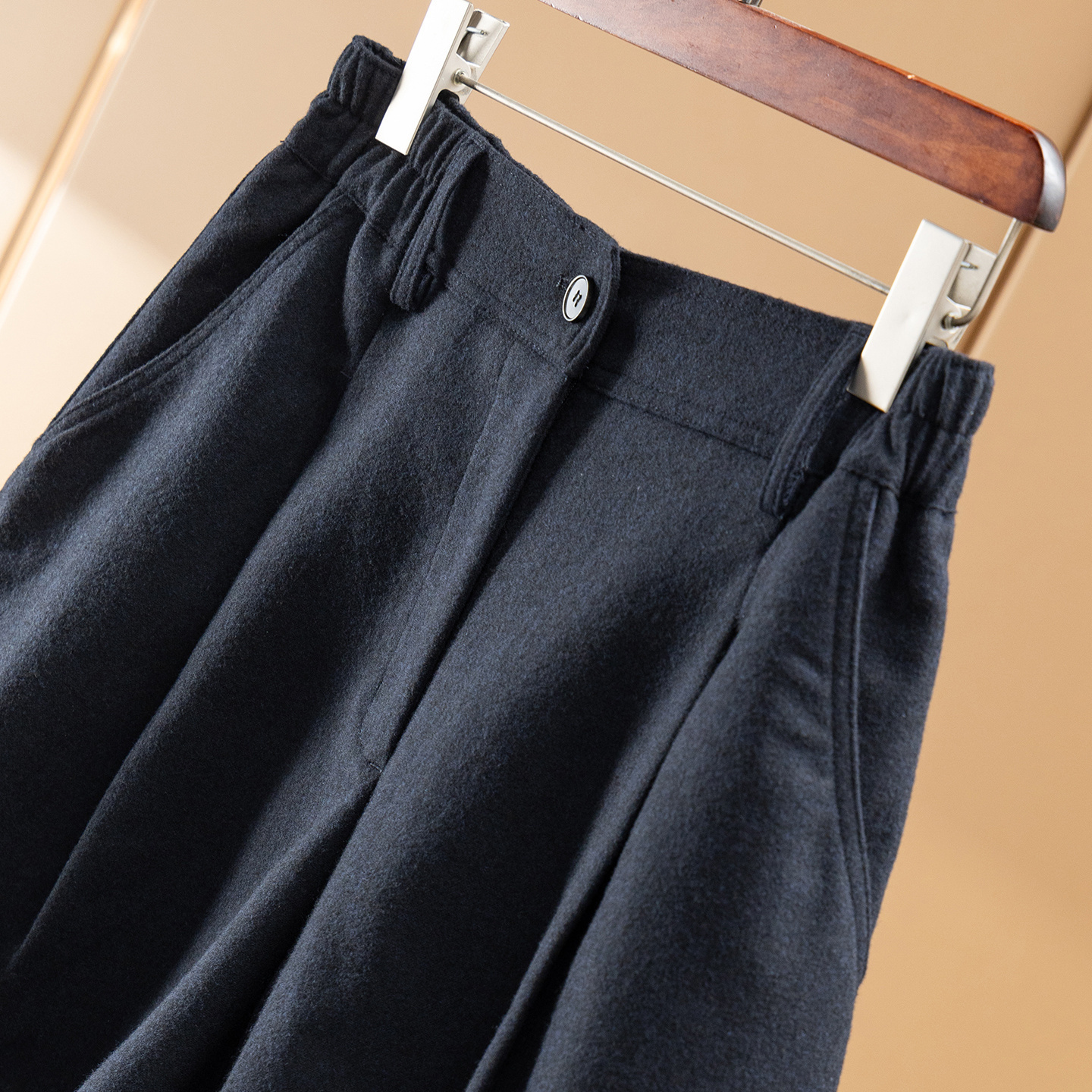 法G含羊毛捏褶直筒阔腿毛呢短裤