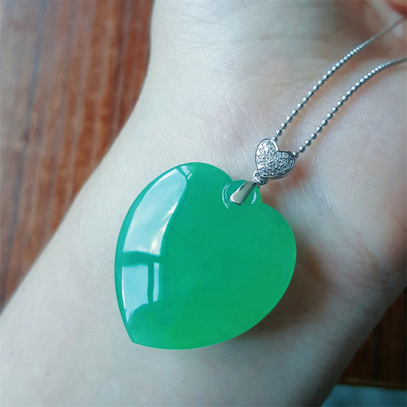 天然缅甸a级翡翠18k金翡翠吊坠