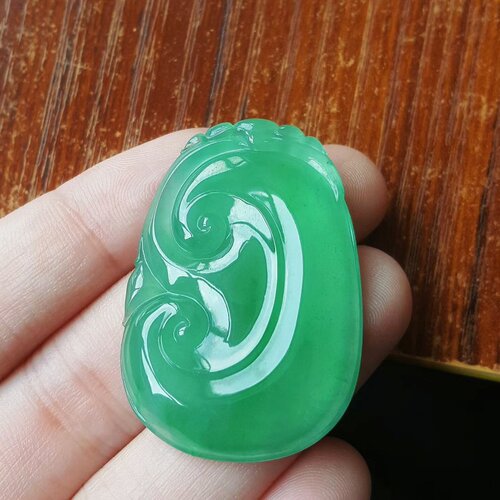 天然缅甸a级翡翠如意吊坠冰种A货