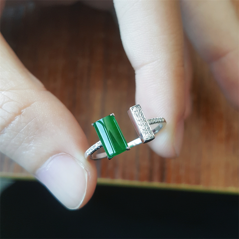 天然缅甸a级翡翠戒指帝王绿翡翠