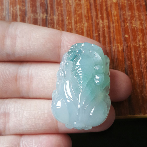 天然缅甸a级翡翠貔貅吊坠冰种