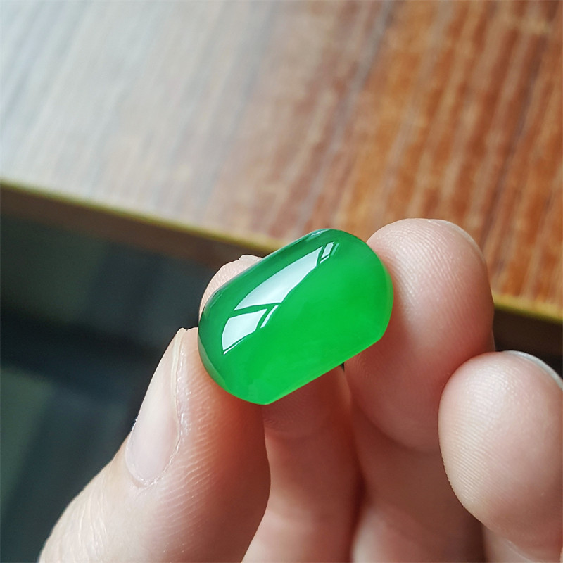 现货天然缅甸a级翡翠马鞍高端翡翠裸石帝王绿马鞍吊坠玻璃种翡翠