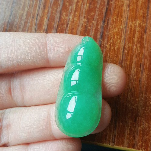 玉吊坠缅甸翡翠吊坠冰种翡翠福豆