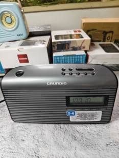 德国老牌GRUNDIG根德M61便携长辈家用收音机老人数字时钟时间
