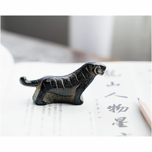 日本南部铁器生肖虎年摆件