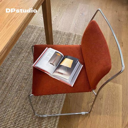 北欧复古风家用餐椅小户型包豪斯网红靠背椅子中古简约软包办公椅