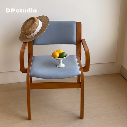 北欧复古实木餐椅中古家用扶手靠背椅小户型设计师单人休闲椅子