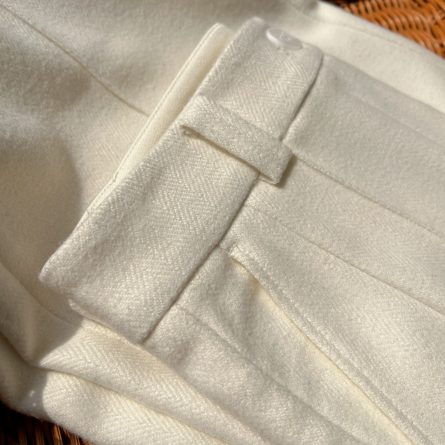 高级感轻奢羊毛混纺阔腿西裤女秋冬加绒梨形身材显瘦直筒垂感西裤,女装/女士精品,休闲裤,淘宝优惠券,粉丝福利购,淘宝优惠卷