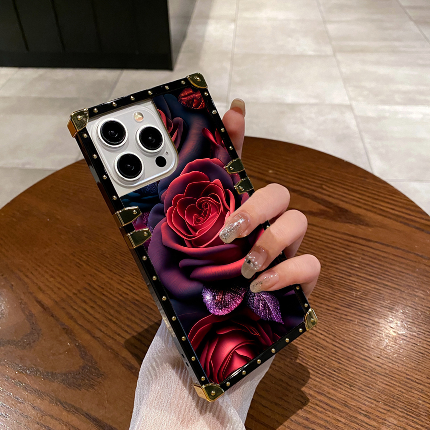 方形潮牌iPhone16手机壳轻奢风苹果15promax网红适用14plus全包防摔高级感13时尚硅胶保护套12小众超火新款11