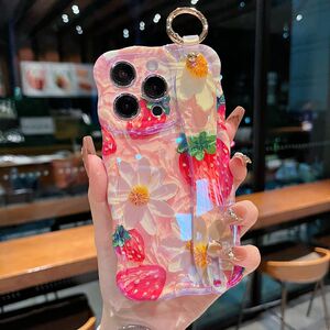 适用苹果系列iPhone16新款手机壳15pro14promax个性创意草莓13pro16promax全包镜头膜扭扭边腕带防摔保护套