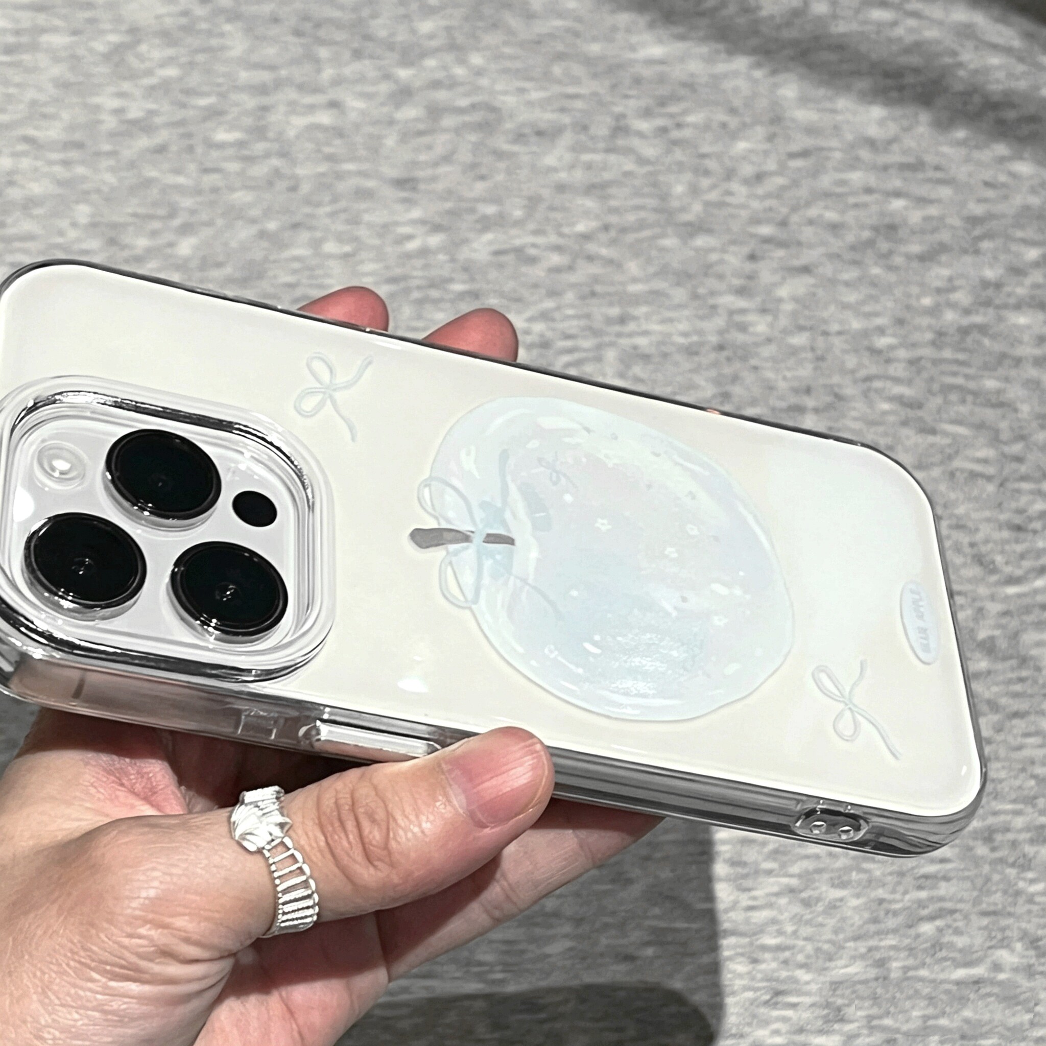 适用苹果系列iPhone17新款手机壳16promax14promax创意白开水感蓝苹果15promax/13pro半包大孔防摔韩系保护套