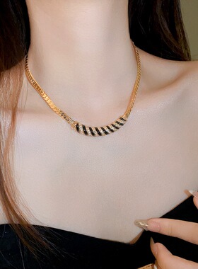 欧美风饰品黑金条纹项链女时尚百搭锁骨链个性简约气质颈链