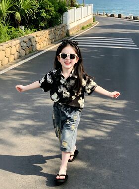 女童衬衫2026夏季新款儿童时髦翻领碎花衬衣女宝宝洋气黑色上衣