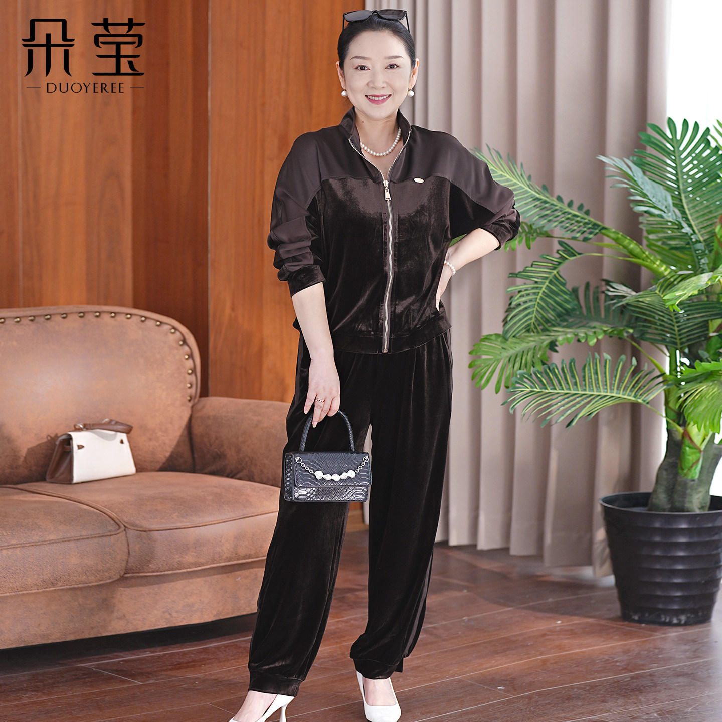 朵莹中年妈妈春秋季运动服套装金丝绒中老年女装休闲时尚两件套40