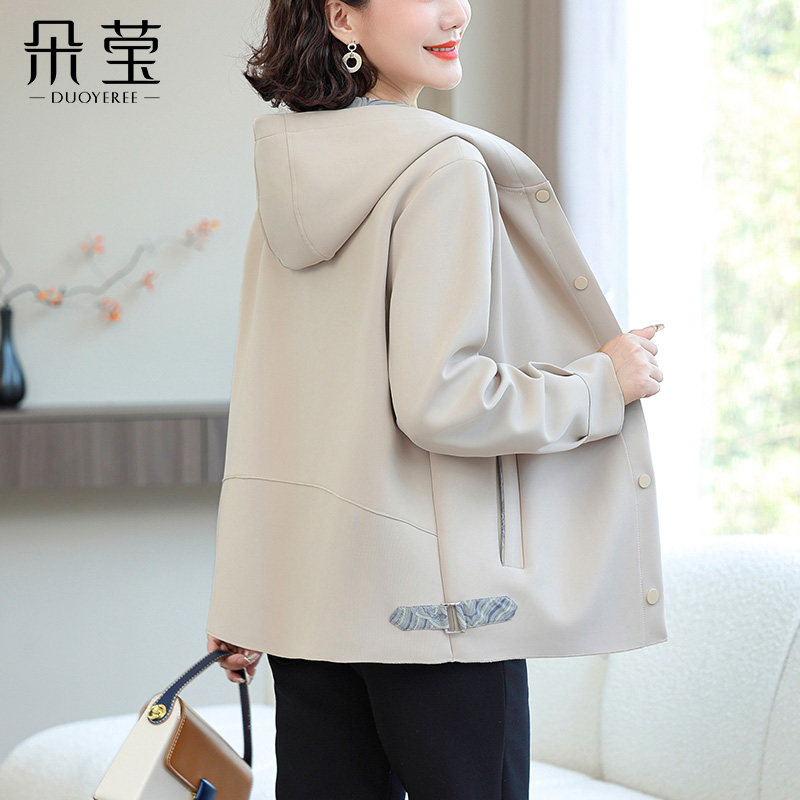妈妈春装短款外套中年洋气连帽风衣中老年女装春秋新款时尚上衣服