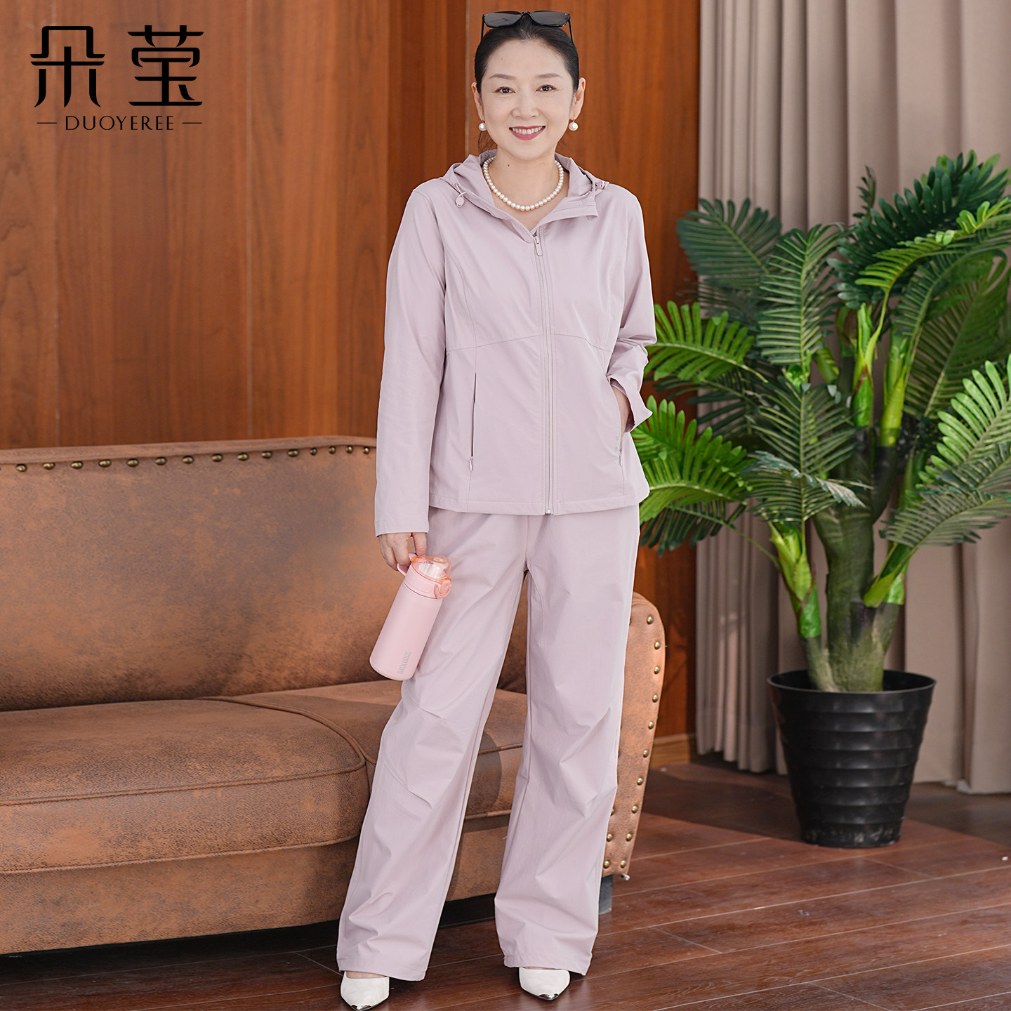 朵莹新款妈妈秋装洋气冲锋衣套装