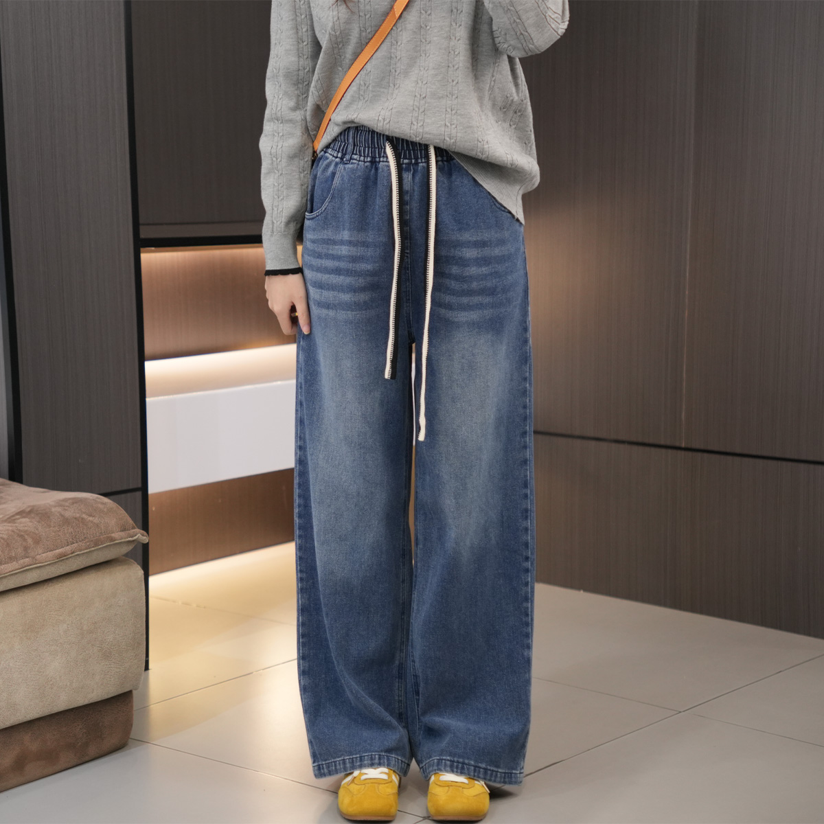 闭眼入高腰抽绳显瘦直筒牛仔裤