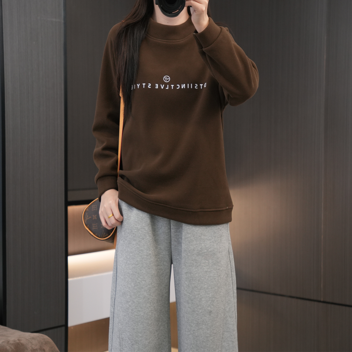 冬季必入加绒保暖亲肤字母卫衣