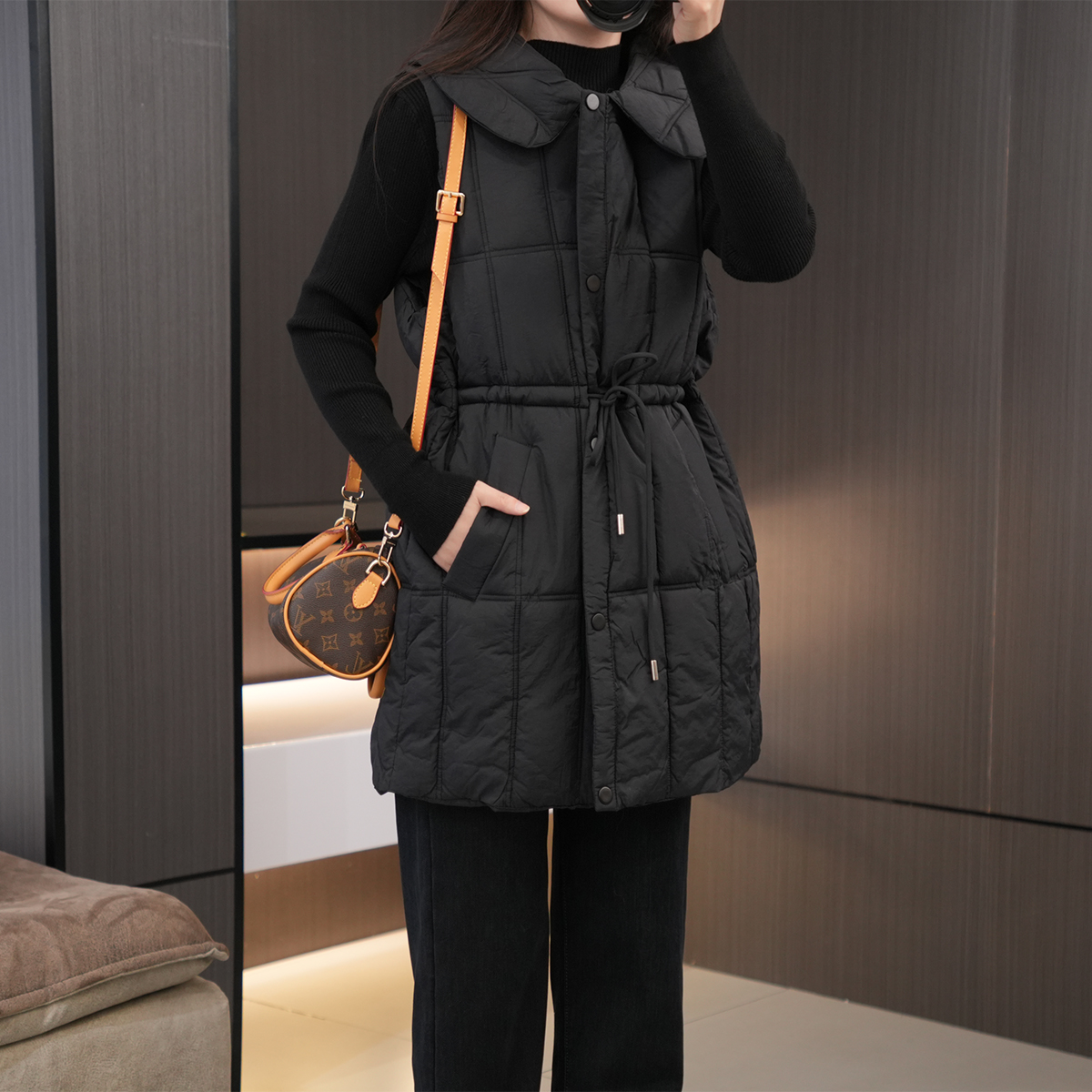 冬季特大码经典黑色收腰显瘦马甲2025新款胖mm娃娃领百搭叠穿外套