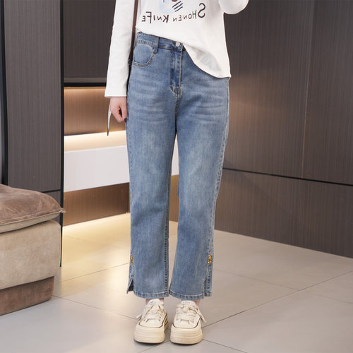 闭眼入小熊装饰开叉烟管九分裤