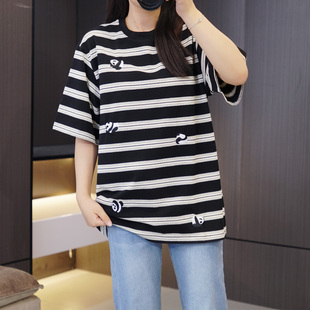 200斤胖mm卡通熊猫刺绣百搭短袖T恤夏季大码设计感条纹显瘦女半袖