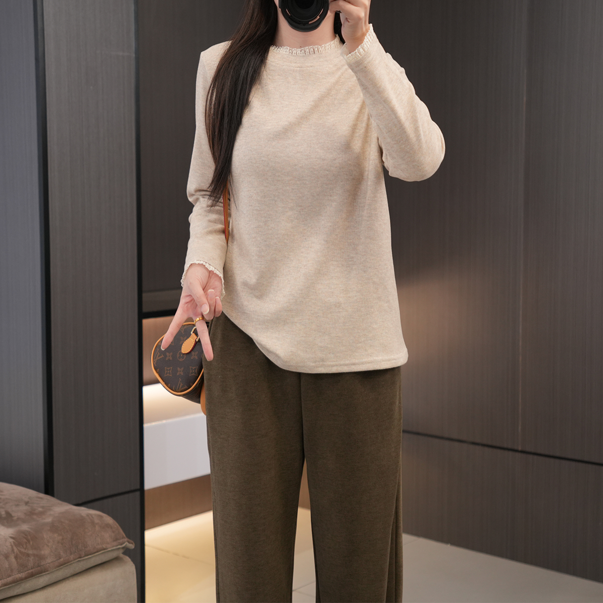 闭眼入气质蕾丝花边磨毛打底衫