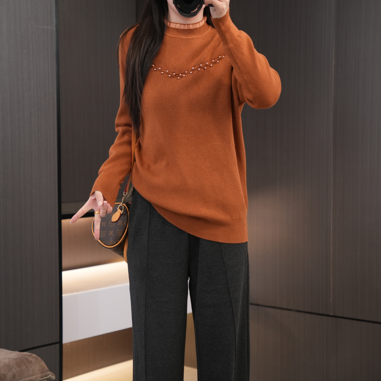 闭眼入新年设计感钉珠百搭毛衣