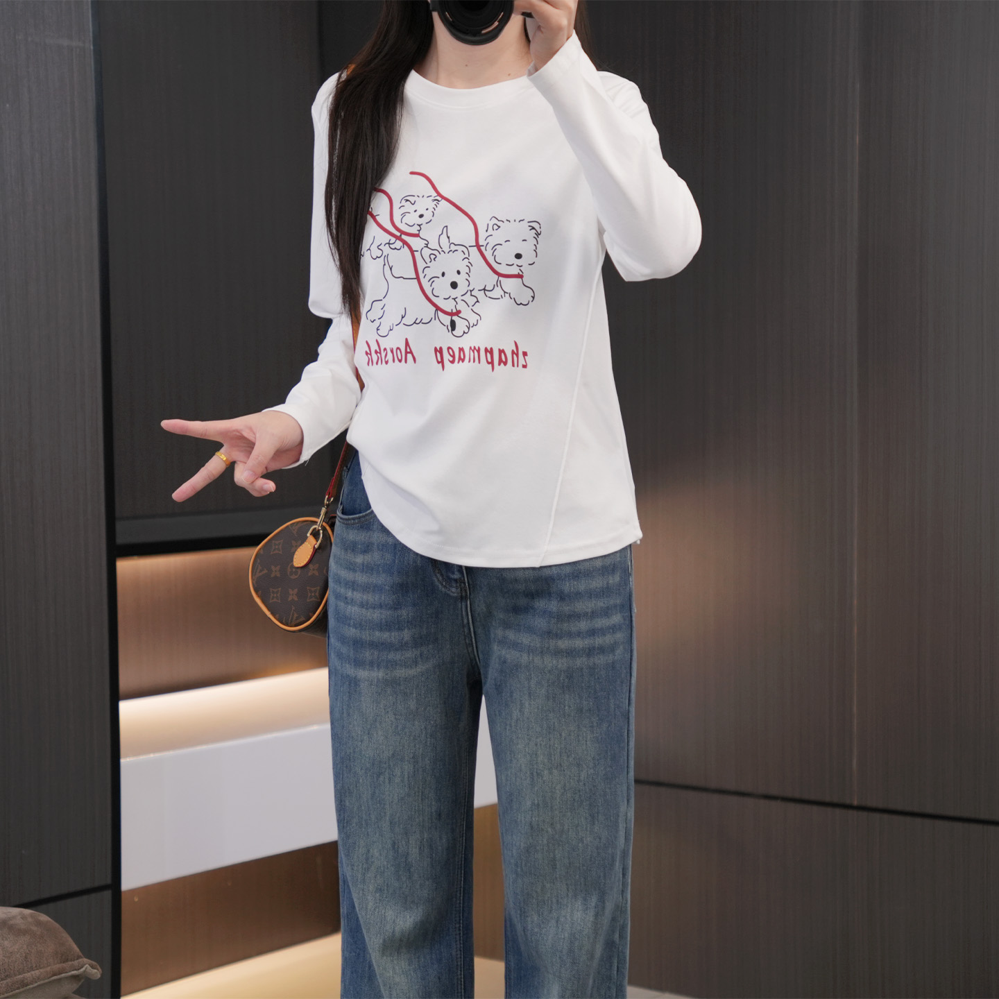 早春必入新款时尚小狗印花打底衫