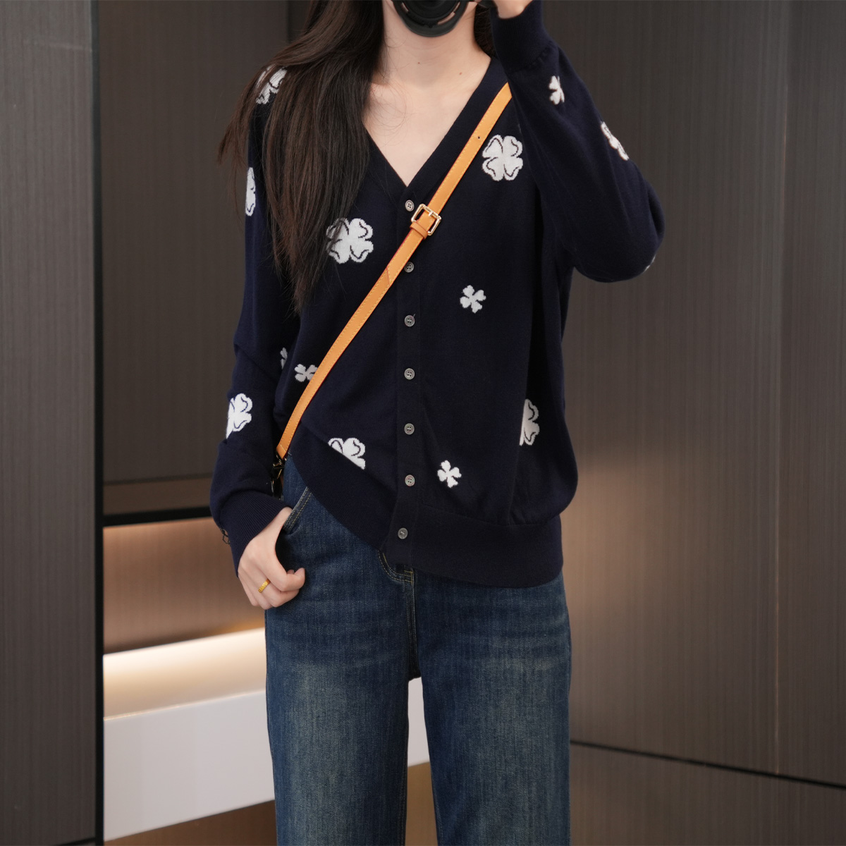 早秋必入薄款白色花边针织开衫