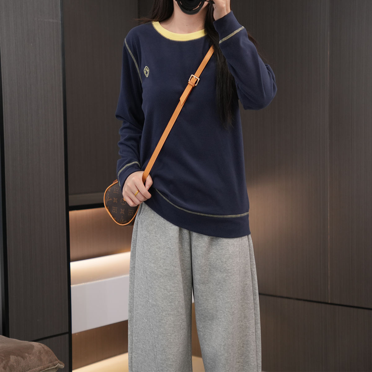 闭眼入双面绒撞色圆领百搭卫衣