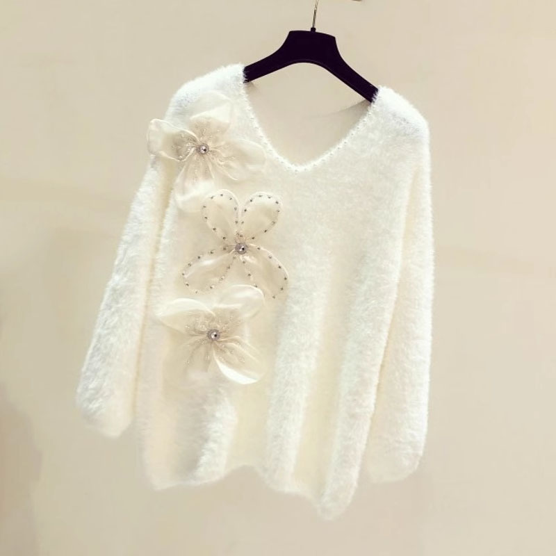 V领名媛风宽松毛绒立体花朵毛衣