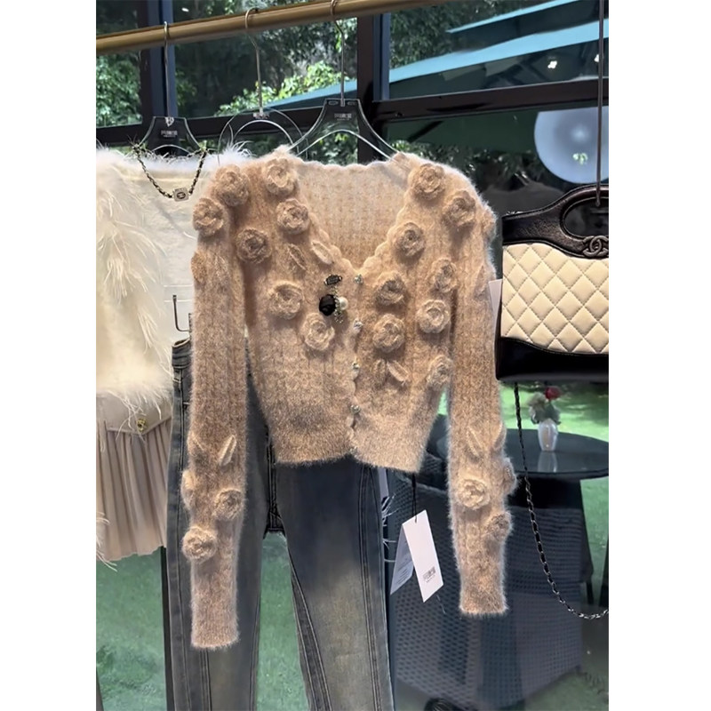 2026春季新款高级欧货小众设计花朵上衣v领单排扣别致好看针织衫,女装/女士精品,毛针织衫,淘宝优惠券,粉丝福利购,淘宝优惠卷