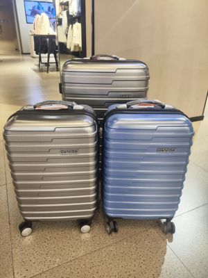 新秀丽旗下美旅行李箱20寸登机箱24寸拉杆箱29寸旅行箱密码箱Bf9