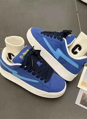 宝蓝色厚底休闲鞋女款2026当季新款百搭ins风运动板鞋情侣款潮鞋.