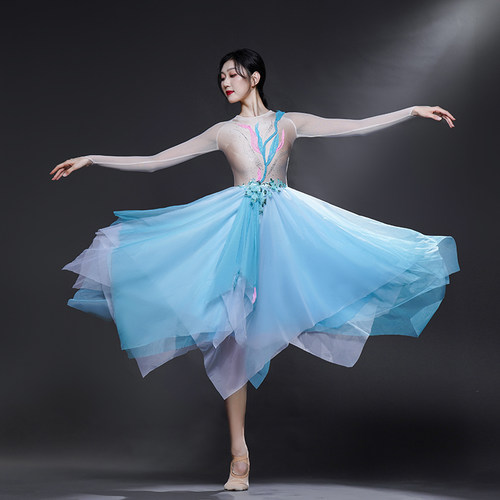 舞贝力主持人大摆裙演出服