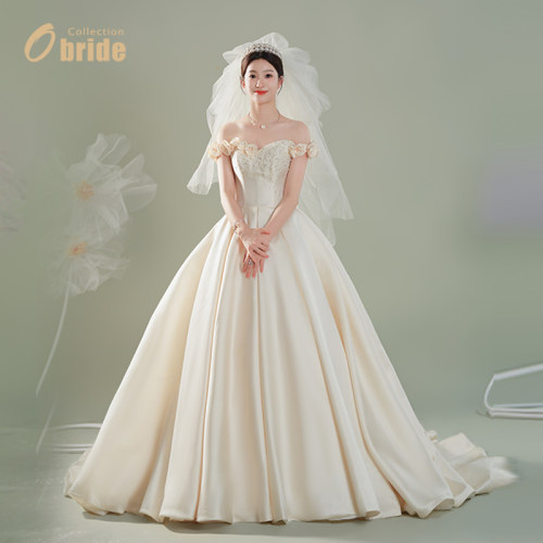 obride一字肩缎面婚纱纯手工花朵