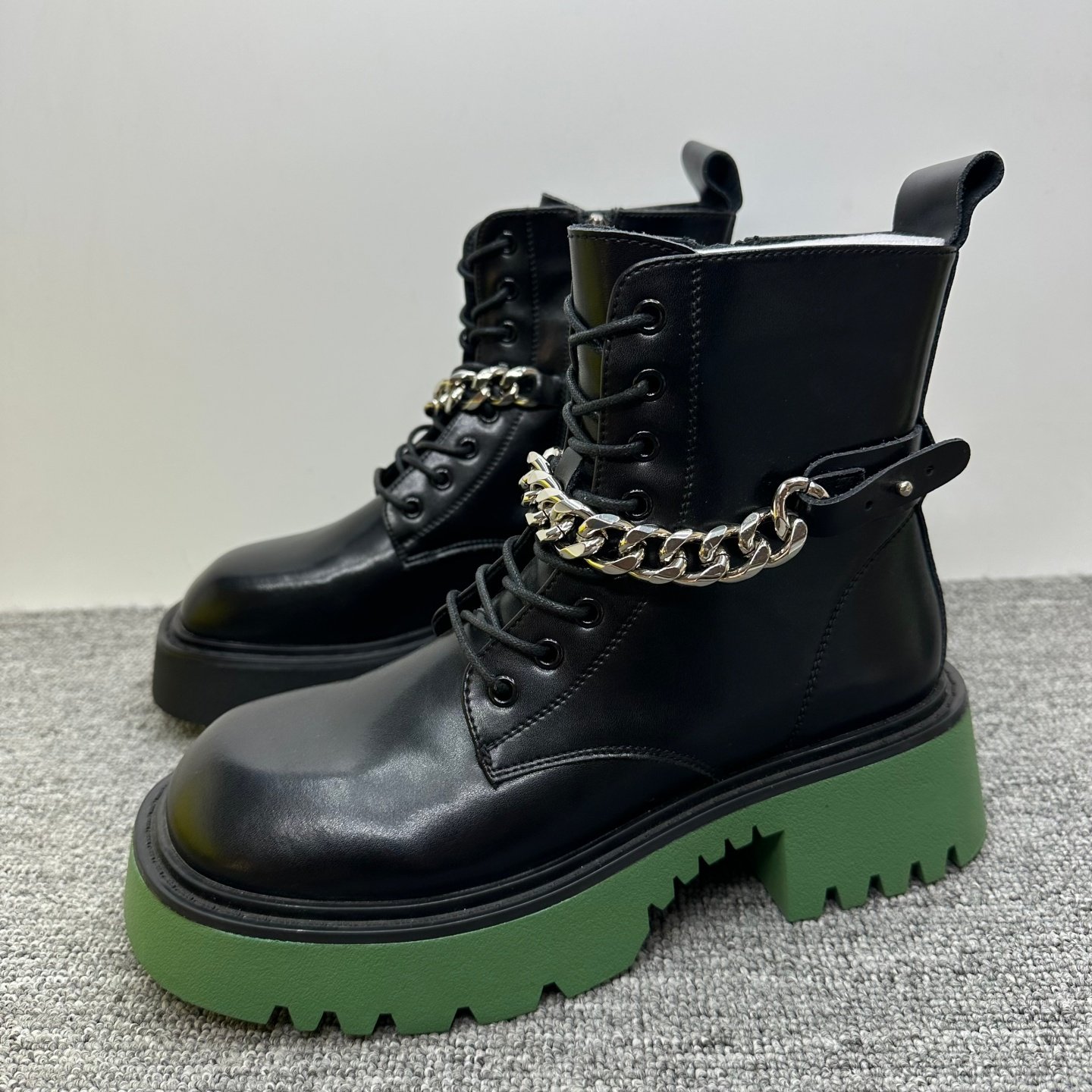 撤柜处理真皮链条机车马丁靴女帅气百搭新款英伦风厚底牛皮女短靴,女鞋,马丁靴,淘宝优惠券,粉丝福利购,淘宝优惠卷