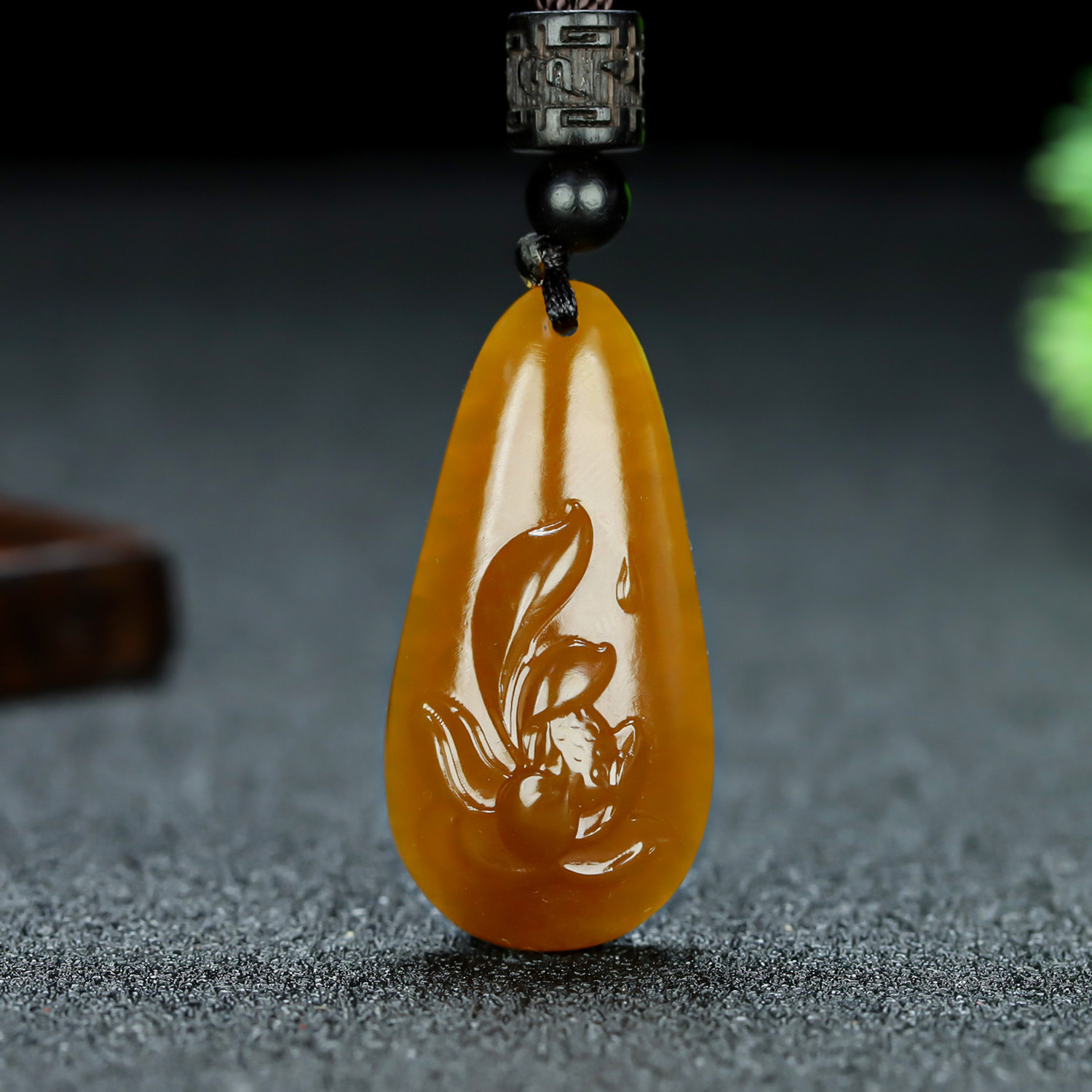 和田玉糖玉兰花水滴吊坠项链挂件新疆糖料水滴形花开富贵玉坠配饰