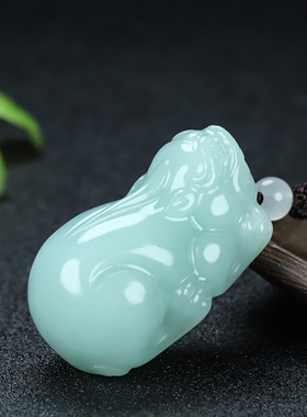 新疆玉和田玉青白玉貔貅手把件