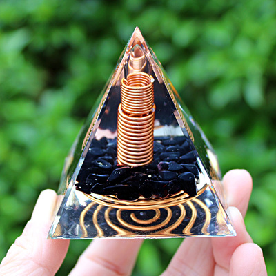 桌面摆件水晶碎石金字塔树脂滴胶