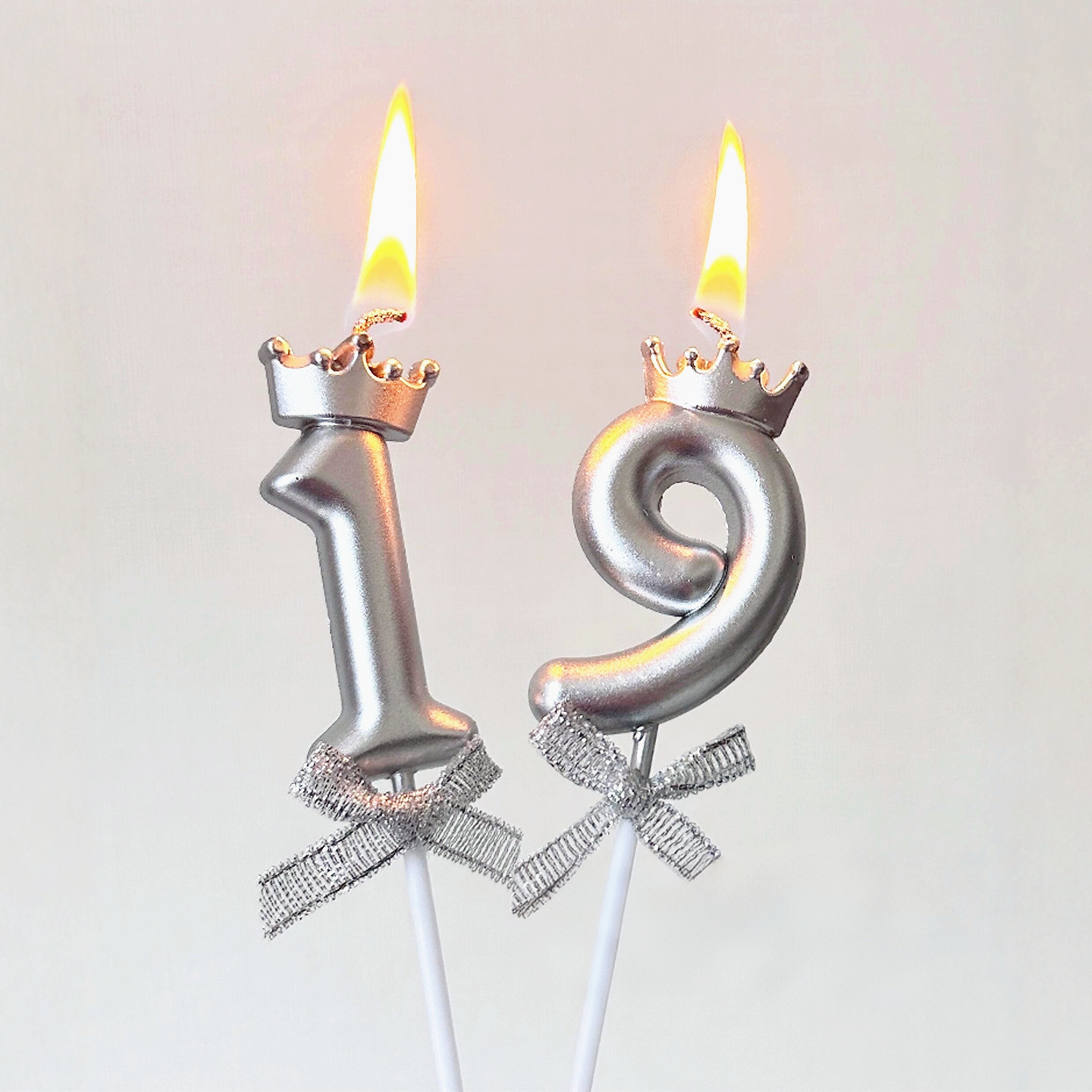 皇冠蝴蝶结数字蜡烛生日布置