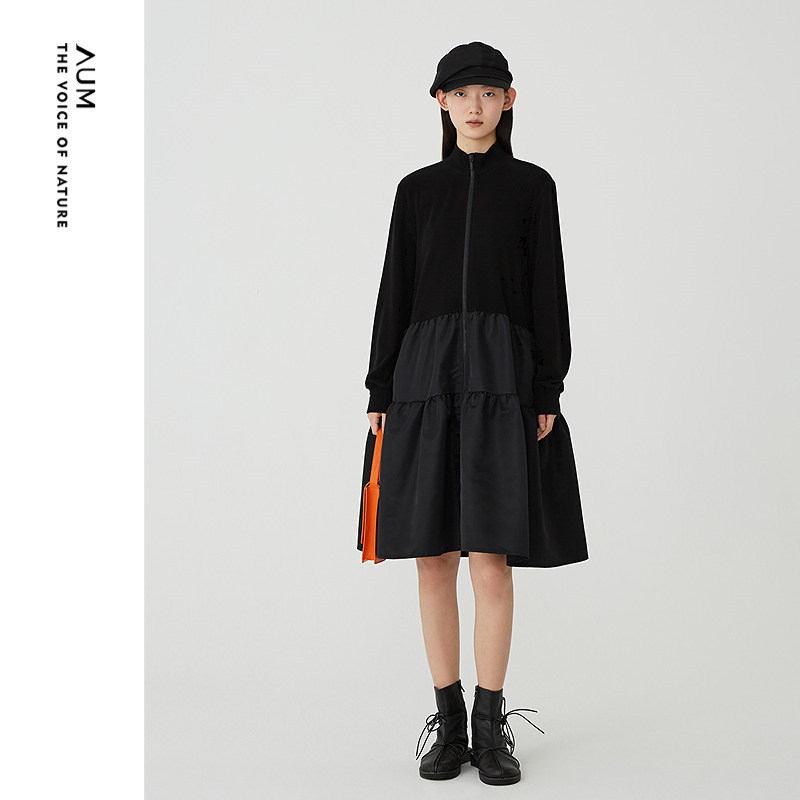 【商场同款】AUM噢姆2025年冬季新款弹力舒美绒黑色连衣裙长裙女