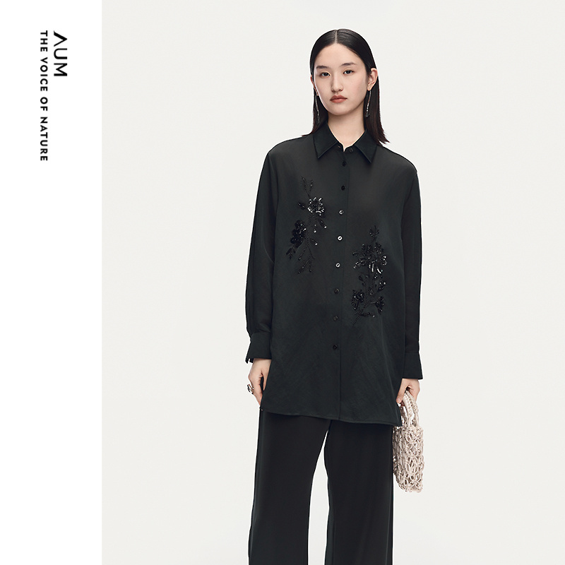 【商场同款】AUM噢姆2025年秋季新款休闲钉珠绣花衬衫黑色上衣女