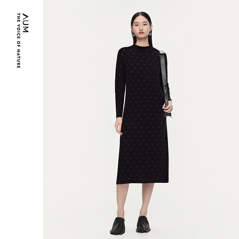 【FaFa裙】AUM噢姆2026年春季新款半高领羊毛针织黑色连衣裙长裙