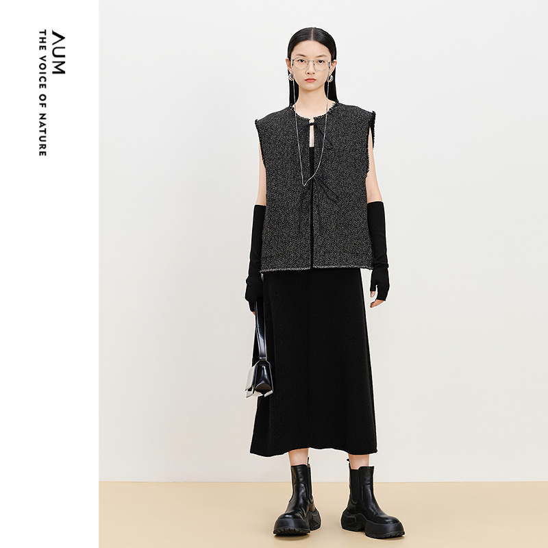 【商场同款】AUM噢姆冬季牦牛绒针织坑条肌理半裙黑色长款伞裙女