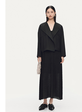 【商场同款】AUM噢姆2025年秋季新款短款翻领长袖上衣黑色外套女