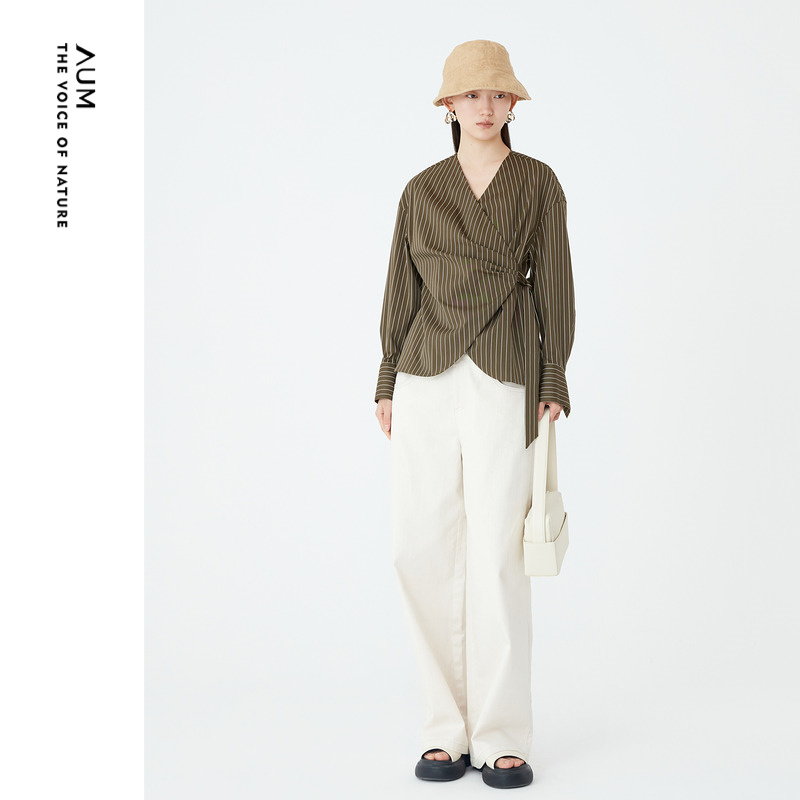 【优雅通勤】AUM噢姆秋季文艺条纹面料V领系带收腰衬衫休闲上衣女